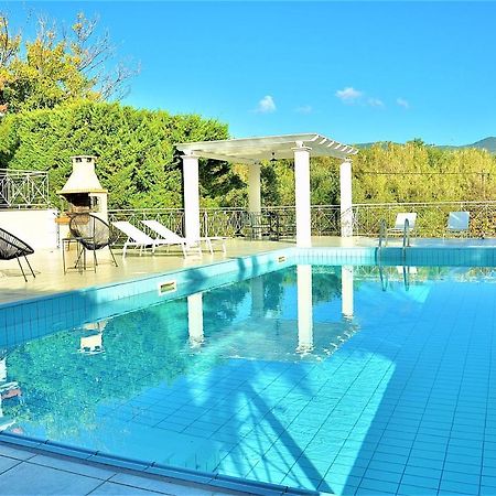 Sea Wave Villa Kefaloniaprivatevillas Τραπεζάκι Εξωτερικό φωτογραφία